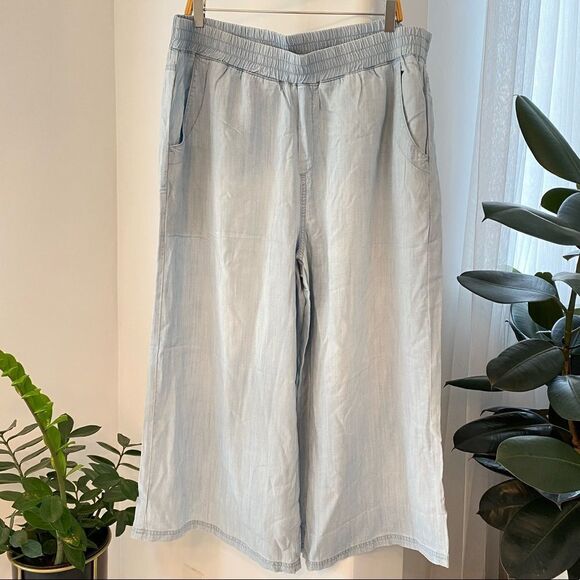 Side Stitch Tencera Pull-On Wide Leg Crop Pants with Pockets Light Blue, Size 1X - Picture 3 of 7
